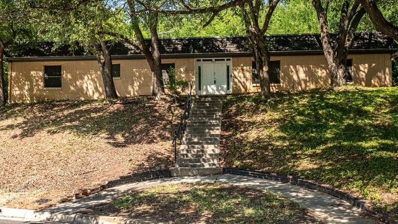 605 Blue Lake Drive, Fort Worth TX 76103 - Photo 4