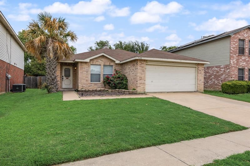 5600 Wiltshire Drive, Fort Worth TX 76135 - Photo 2