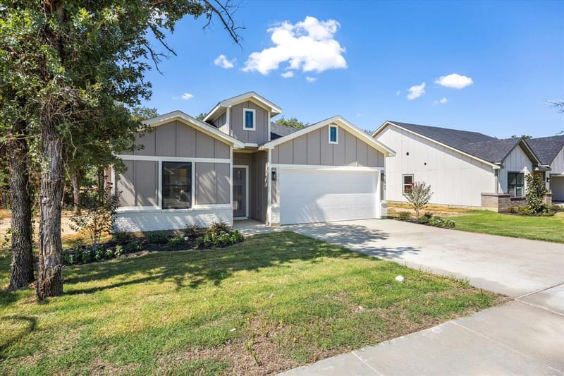 465 Peace Lily Way, Tolar TX 76476 - Photo 2