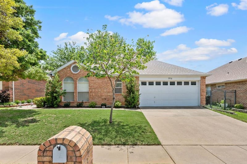 1916 Pine Ridge Drive, Bedford TX 76021