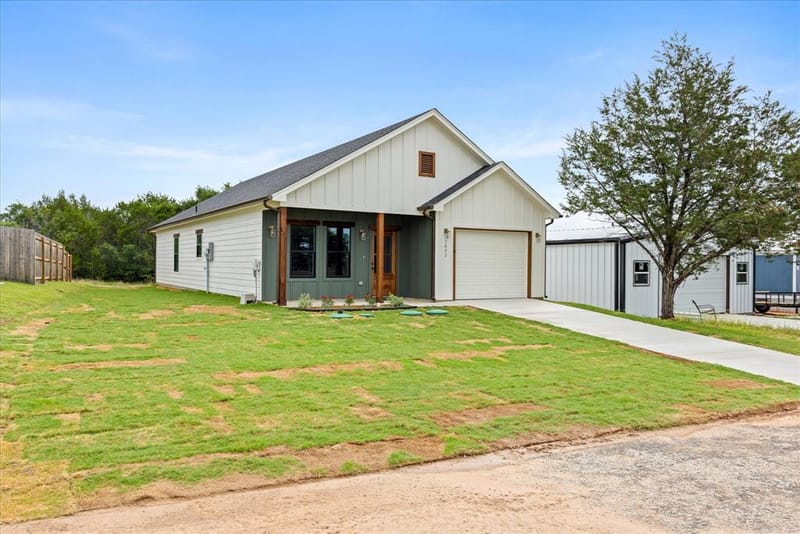 2603 Creekview Drive, Granbury TX 76048 - Photo 3