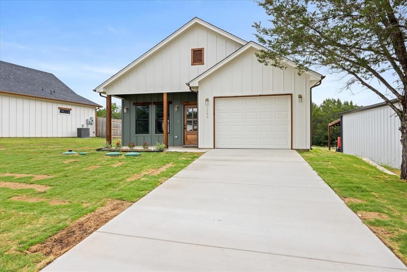 2603 Creekview Drive, Granbury TX 76048 - Photo 5