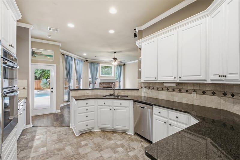 1109 Brook Arbor Drive, Mansfield TX 76063 - Photo 12