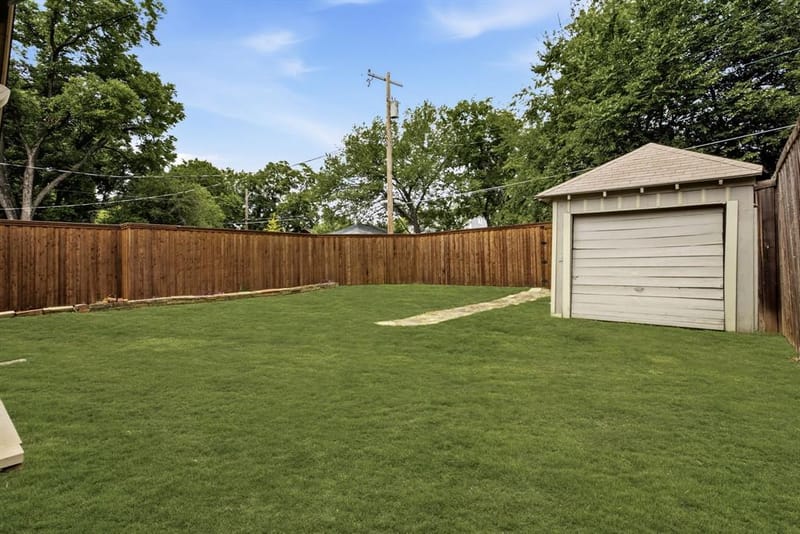 209 S Windomere Avenue, Dallas TX 75208 - Photo 29