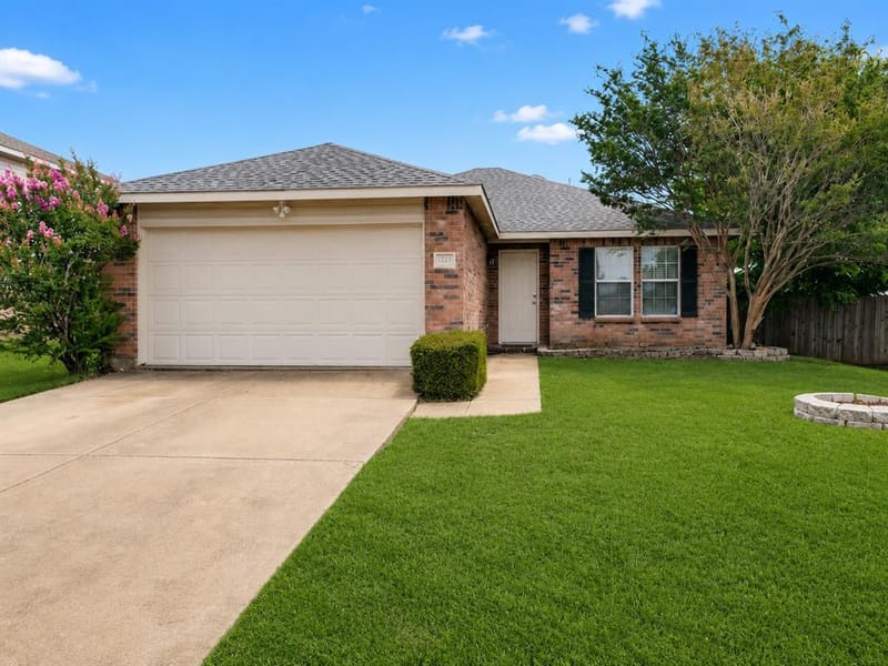 1221 Krista Drive, Burleson TX 76028 - Photo 2