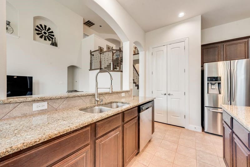 7230 Milsap Lane, Frisco TX 75035 - Photo 9