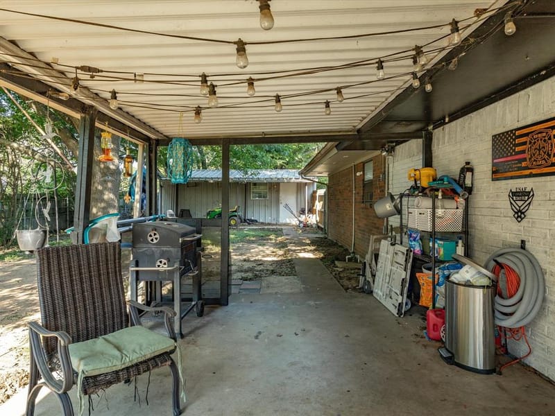 901 Pebble Street, Bowie TX 76230 - Photo 32
