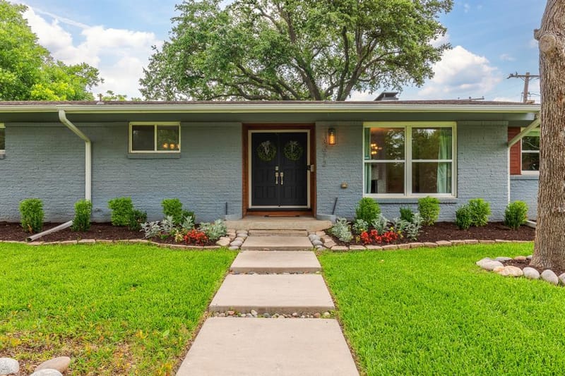 3672 Midpines Drive, Dallas TX 75229 - Photo 2