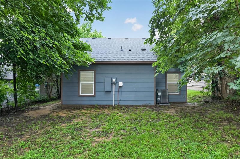 818 W Elm Street, Denison TX 75020 - Photo 23