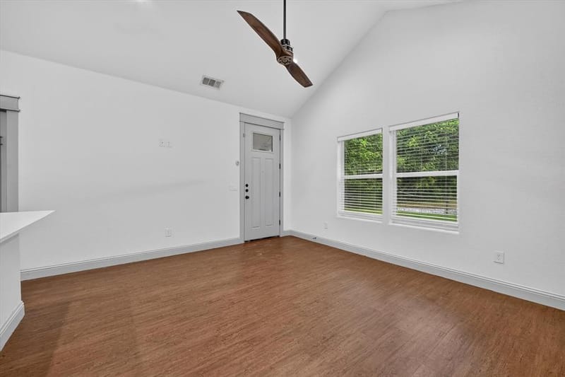 818 W Elm Street, Denison TX 75020 - Photo 5