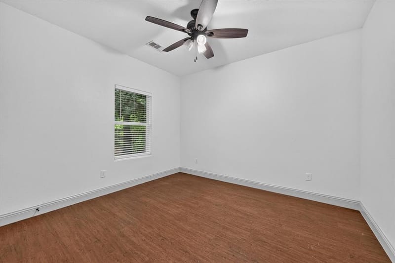 818 W Elm Street, Denison TX 75020 - Photo 11