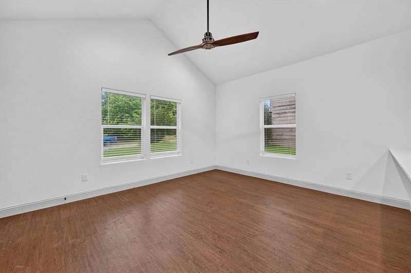 818 W Elm Street, Denison TX 75020 - Photo 4