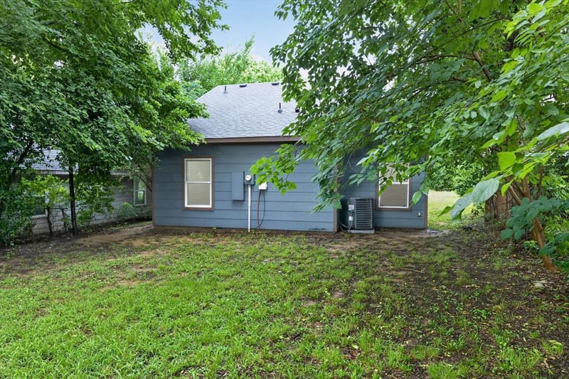 818 W Elm Street, Denison TX 75020 - Photo 25