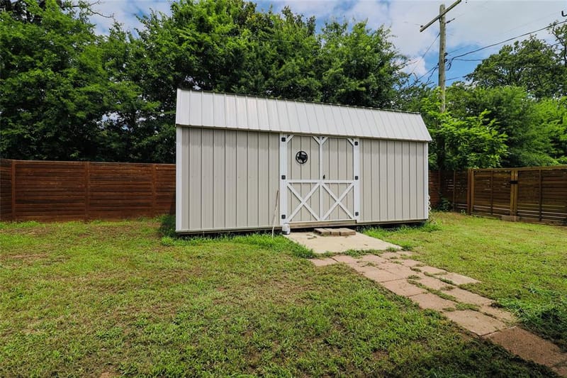 1000 N Spring Street, Grand Saline TX 75140 - Photo 16
