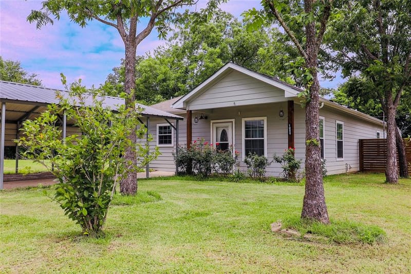 1000 N Spring Street, Grand Saline TX 75140