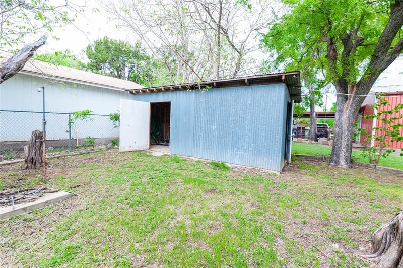 137 Center Loop, Whitney TX 76692 - Photo 28