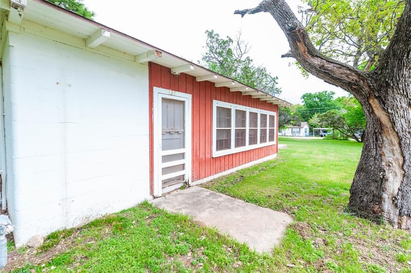137 Center Loop, Whitney TX 76692 - Photo 30