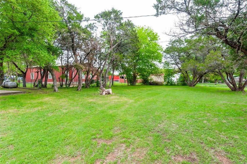 137 Center Loop, Whitney TX 76692 - Photo 8