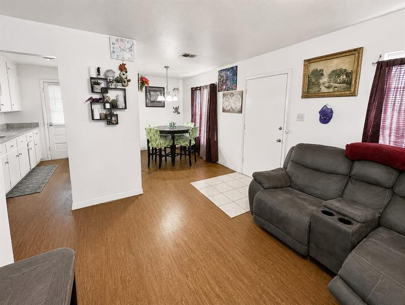 915 N 7th Street, Sanger TX 76266 - Photo 3