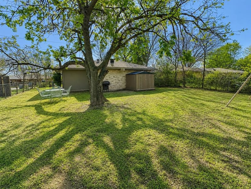 915 N 7th Street, Sanger TX 76266 - Photo 18