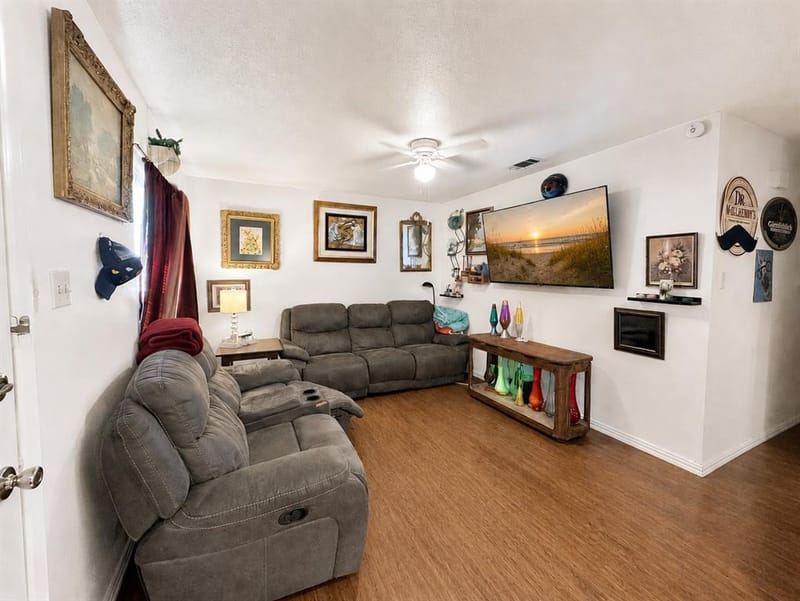 915 N 7th Street, Sanger TX 76266 - Photo 4