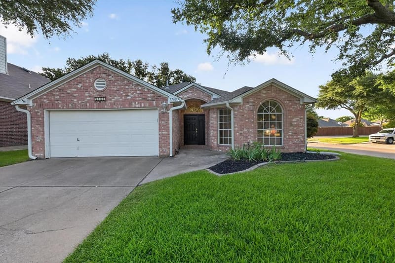 7700 Black Bear Court, Fort Worth TX 76137 - Photo 27