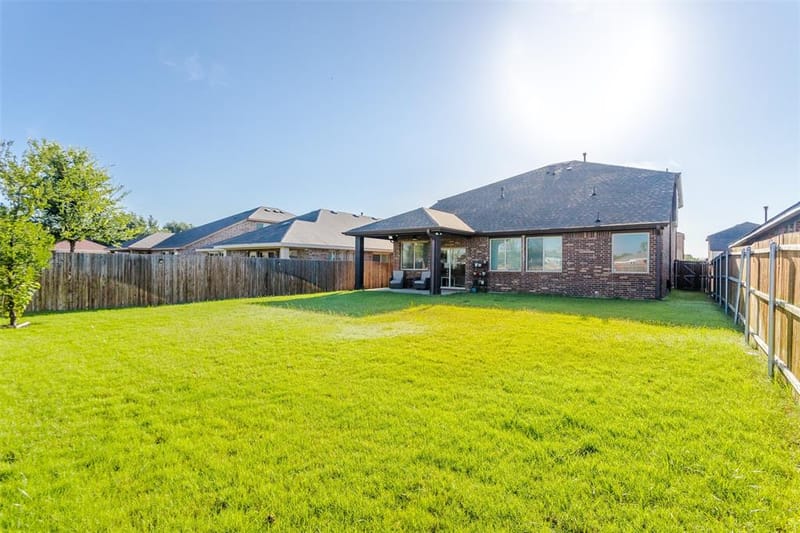 529 Bermuda Avenue, Lancaster TX 75146 - Photo 37