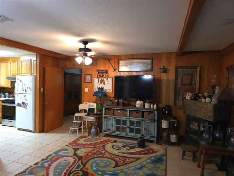 135 Elm Street, Palo Pinto TX 76484 - Photo 9