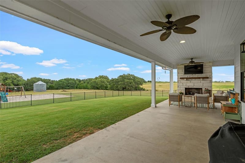 252 Austin Hines Drive, China Spring TX 76633 - Photo 35