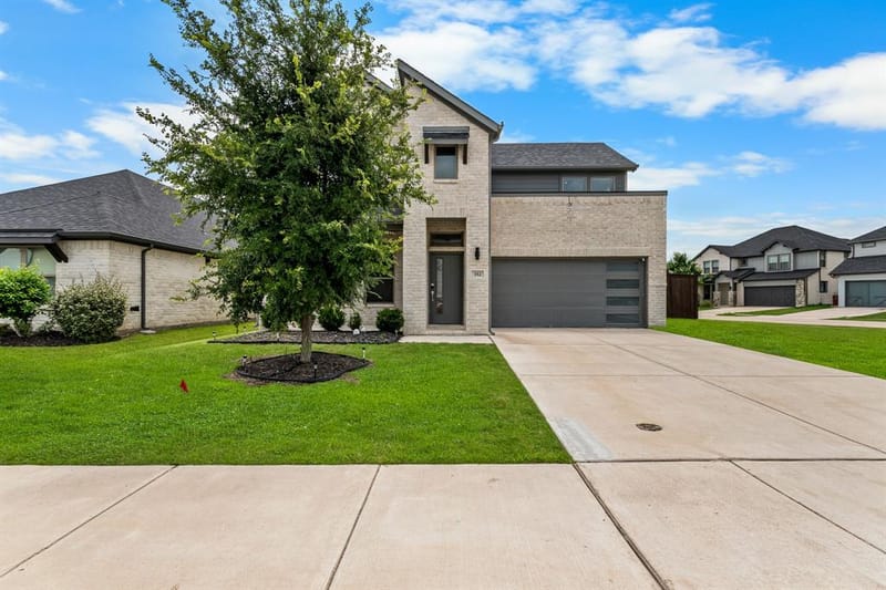352 Boone Drive, Waxahachie TX 75165 - Photo 2