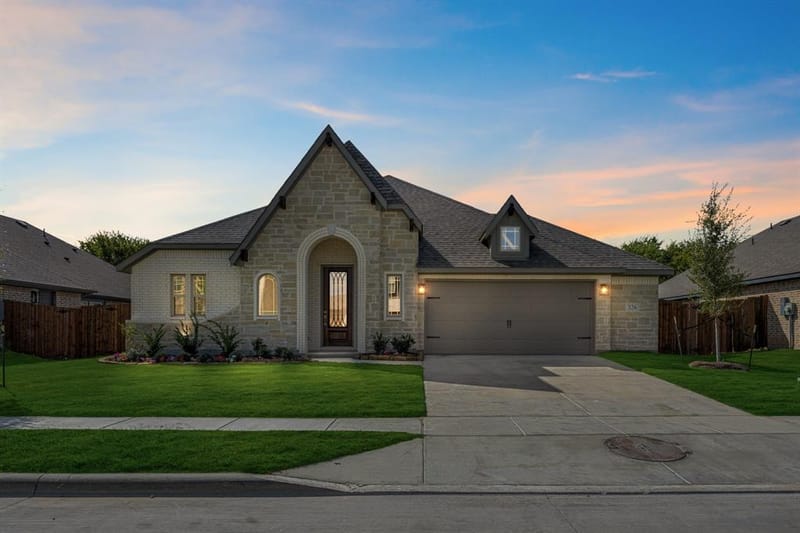 326 Chestnut Lane, Glenn Heights TX 75154 - Photo 2
