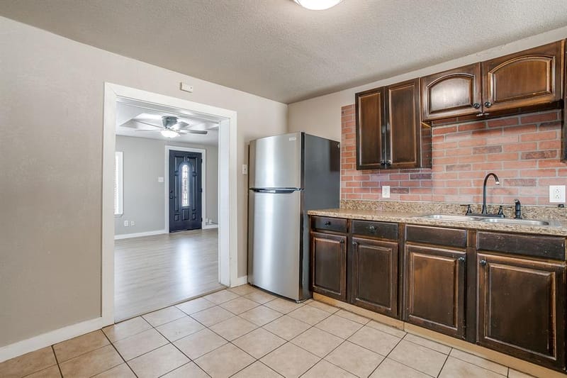 913 Jameson Street, Weatherford TX 76086 - Photo 12