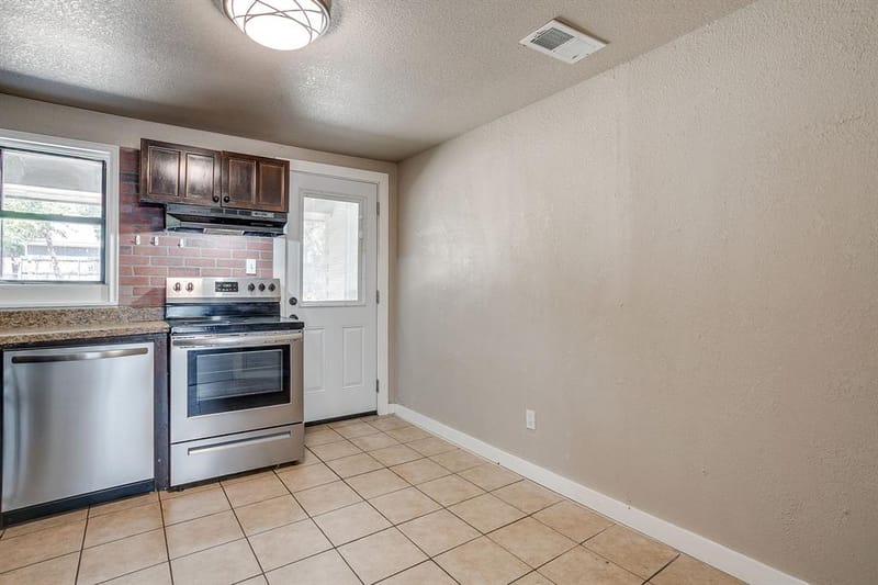 913 Jameson Street, Weatherford TX 76086 - Photo 9