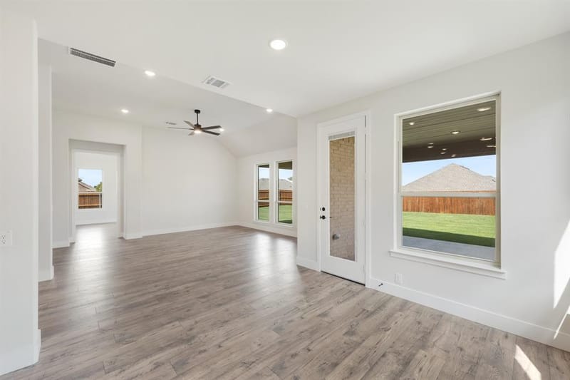221 Fireberry Drive, Glenn Heights TX 75154 - Photo 14