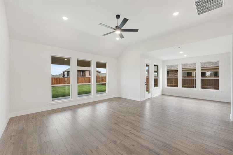 221 Fireberry Drive, Glenn Heights TX 75154 - Photo 18