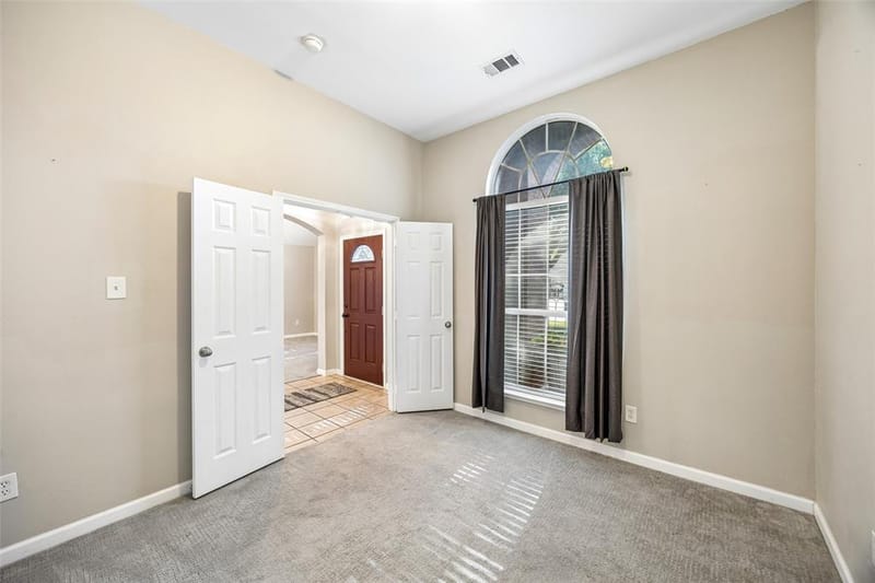 949 Chestnut Lane, Saginaw TX 76179 - Photo 6