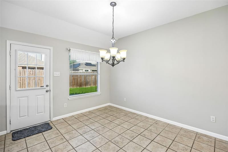 949 Chestnut Lane, Saginaw TX 76179 - Photo 16