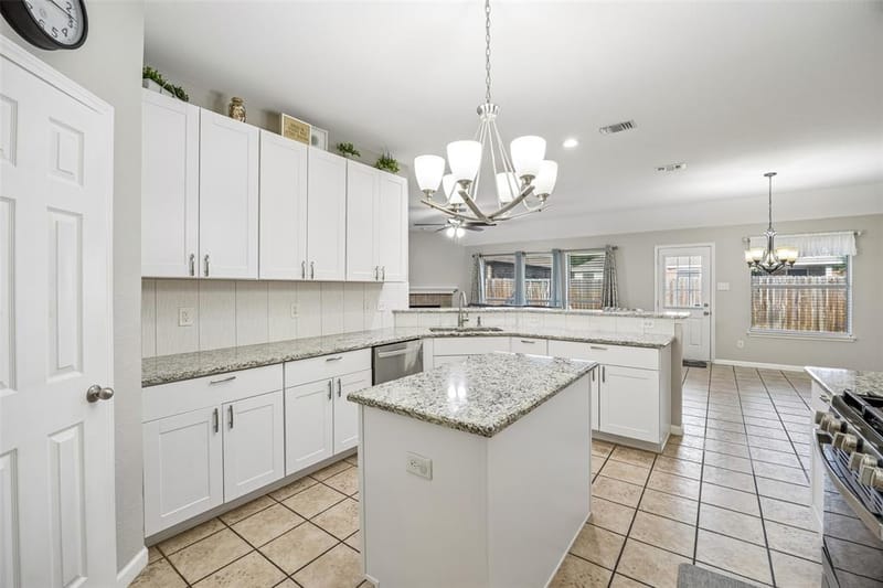 949 Chestnut Lane, Saginaw TX 76179 - Photo 12