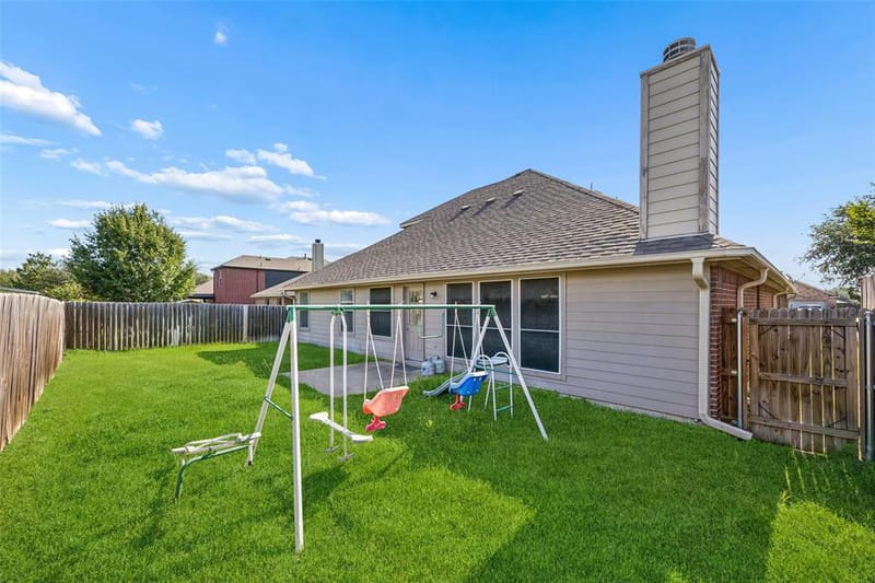 949 Chestnut Lane, Saginaw TX 76179 - Photo 32