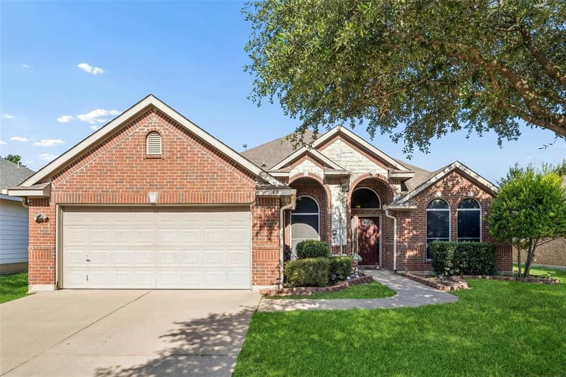 949 Chestnut Lane, Saginaw TX 76179 - Photo 34