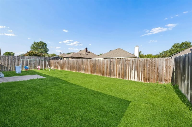 949 Chestnut Lane, Saginaw TX 76179 - Photo 33