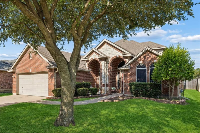 949 Chestnut Lane, Saginaw TX 76179 - Photo 35