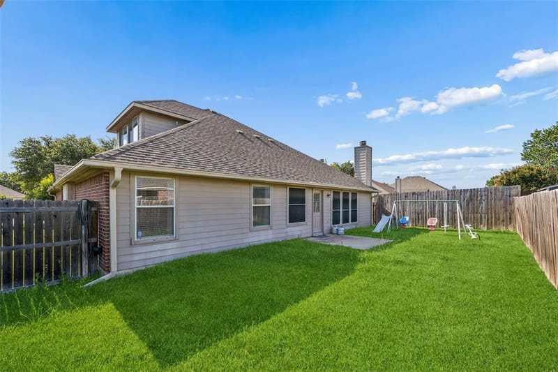 949 Chestnut Lane, Saginaw TX 76179 - Photo 31