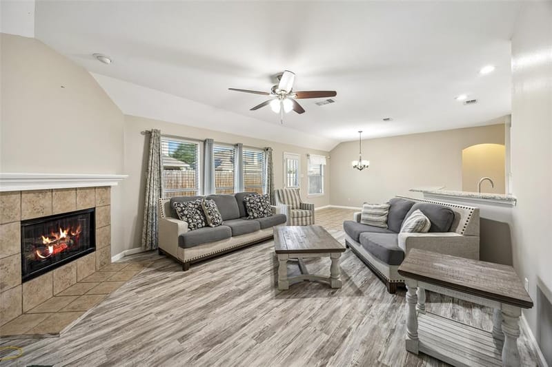 949 Chestnut Lane, Saginaw TX 76179 - Photo 8