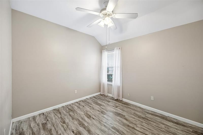 949 Chestnut Lane, Saginaw TX 76179 - Photo 25