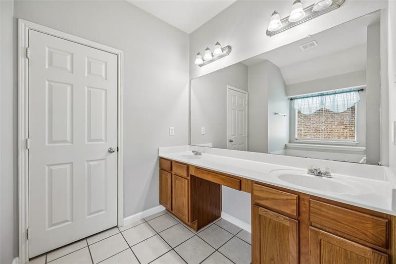 949 Chestnut Lane, Saginaw TX 76179 - Photo 21