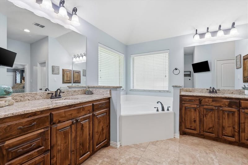 145 Foxpointe Circle, Weatherford TX 76087 - Photo 23