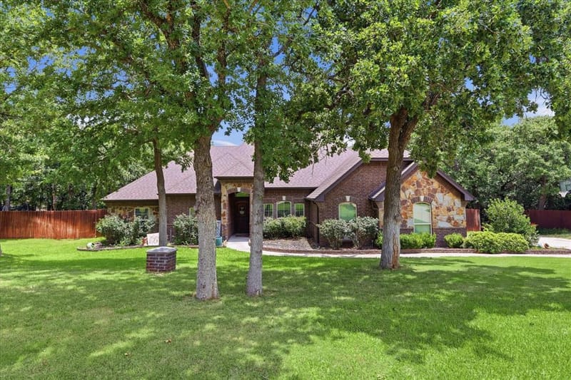 145 Foxpointe Circle, Weatherford TX 76087 - Photo 2