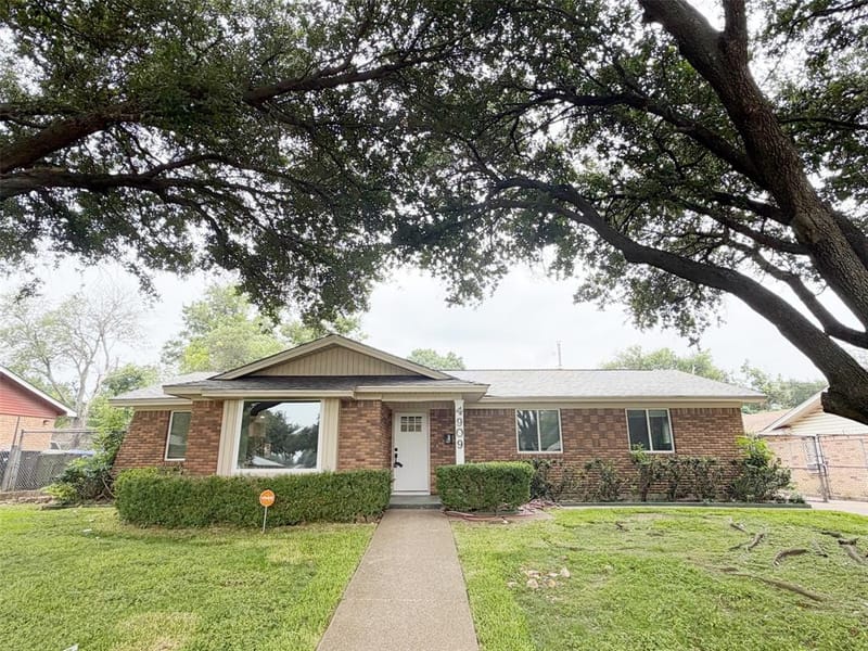 4909 Loch Lomond Drive, Waco TX 76710 - Photo 2