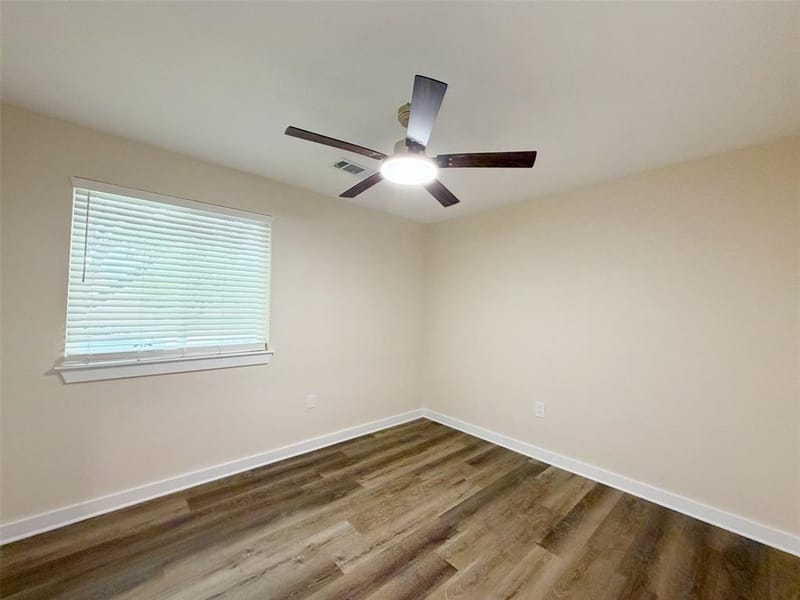 4909 Loch Lomond Drive, Waco TX 76710 - Photo 12